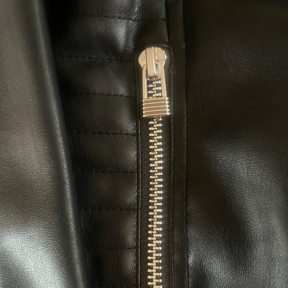 🖤 Mini Style Icon Alert! 🖤 Art Class Faux Leather Moto Jacket - Girls size (S) - Picture 9 of 12